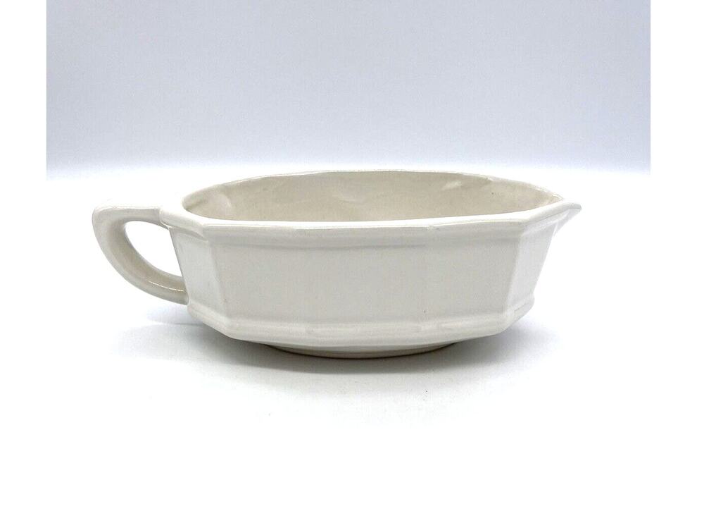 Vintage Pfaltzgraff Heritage White Gravy Boat 433H